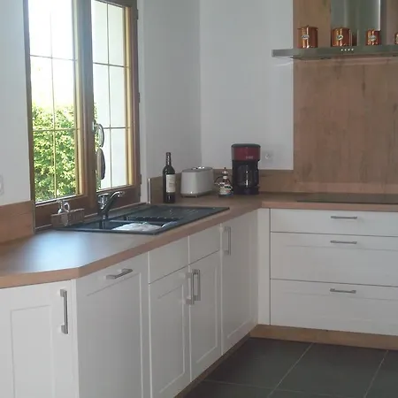 Chez Philomene Surques