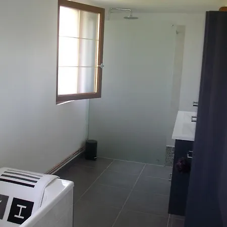 Chez Philomene Surques