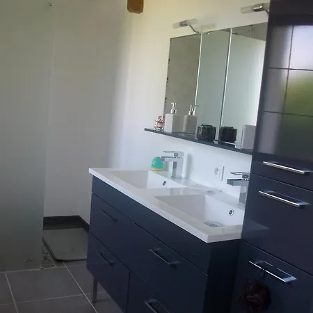 Chez Philomene Surques